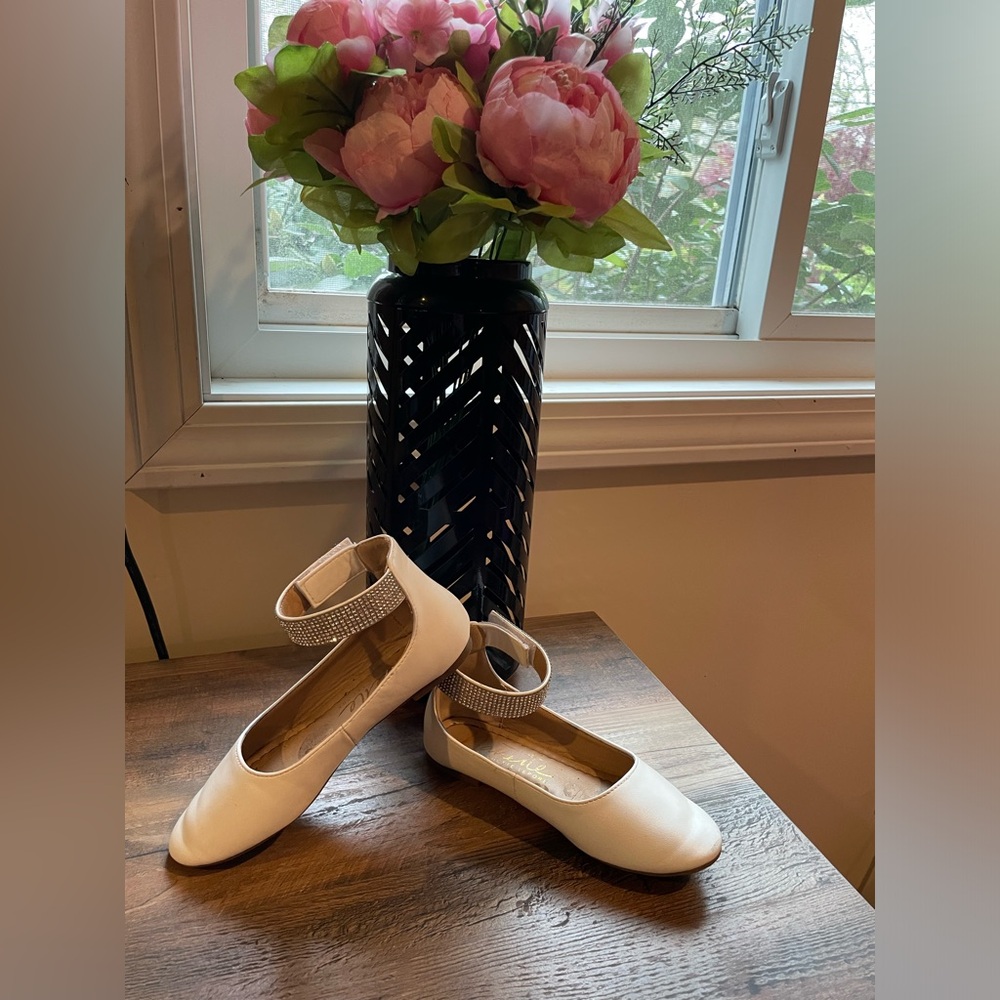Elegant White Kids Ballet Flats